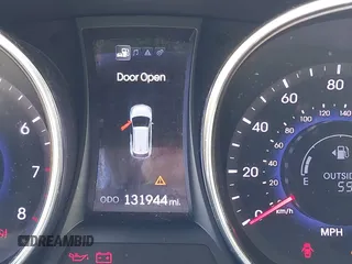 2013 Hyundai Santa Fe Sport z VIN 5XYZU3LA5DG045646, wystawiony jako IAAI lot #42380560 z przebiegiem 131 944 mil mil oraz . Historia ofert i sprzedaży dostępna na DreamBid. Obrazek 7.