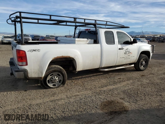 2011 GMC Sierra 2500HD Work Truck z VIN 1GT22ZCG8BZ312243, wystawiony jako Copart lot #83358544 z przebiegiem 186 584 mil mil oraz Szkoda całkowita • Salvage title. Historia ofert i sprzedaży dostępna na DreamBid. Obrazek 3.