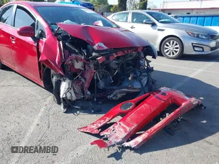 2010 Toyota Prius II with VIN JTDKN3DU0A0020971, listed as a IAAI auction lot 41840570 with 121,155 mi miles. Bid and sale history available at carsss.com. Image 6.