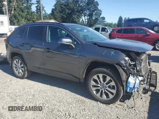 2021 Toyota RAV4 XLE Premium z VIN 2T3A1RFV5MW145979, wystawiony jako Copart lot #62752895 z przebiegiem 35 096 mil mil oraz Szkoda całkowita • Salvage title. Historia ofert i sprzedaży dostępna na DreamBid. Obrazek 4.