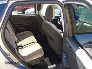 2022 Ford Escape SE z VIN 1FMCU0G6XNUB31007, wystawiony jako IAAI lot #42510666 z przebiegiem 106 236 mil mil oraz . Historia ofert i sprzedaży dostępna na DreamBid. Obrazek 8.