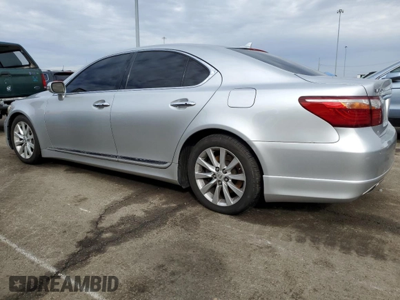 2010 Lexus LS 460 z VIN JTHCL5EFXA5005742, wystawiony jako Copart lot #43464855 z przebiegiem 225 906 mil mil oraz Czysty tytuł • Clean title. Historia ofert i sprzedaży dostępna na DreamBid. Obrazek 2.