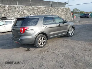 2017 Ford Explorer XLT with VIN 1FM5K8D86HGD43053, listed as a IAAI auction lot 41637631 with 72,449 mi miles and . Bid and sale history available at carsss.com. Image 4.