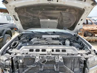 2019 Chevrolet Silverado 3500HD LTZ z VIN 1GC4KXEYXKF162334, wystawiony jako Copart lot #57186785 z przebiegiem 129 564 mil mil oraz Szkoda całkowita • Salvage title. Historia ofert i sprzedaży dostępna na DreamBid. Obrazek 12.