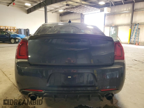 2019 Chrysler 300 S z VIN 2C3CCABG2KH516027, wystawiony jako Copart lot #84686654 z przebiegiem 73 155 mil mil oraz Szkoda całkowita • Salvage title. Historia ofert i sprzedaży dostępna na DreamBid. Obrazek 6.