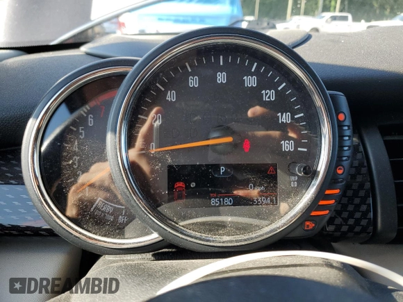 2016 MINI Hardtop 4 Door S z VIN WMWXU3C52G2B67552, wystawiony jako Copart lot #55983245 z przebiegiem 85 180 mil mil oraz Szkody całkowita. Historia ofert i sprzedaży dostępna na DreamBid. Obrazek 9.