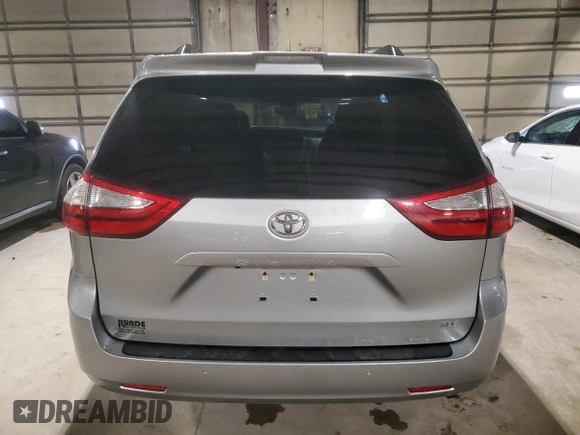 2019 Toyota Sienna XLE Auto Access Seat z VIN 5TDYZ3DC5KS005161, wystawiony jako Copart lot #55245905 z przebiegiem 98 077 mil mil oraz Szkoda całkowita • Salvage title. Historia ofert i sprzedaży dostępna na DreamBid. Obrazek 6.