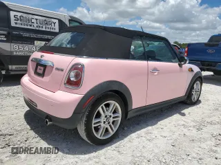 2013 MINI Convertible with VIN WMWZN3C50DT568977, listed as a Copart auction lot 60726495 with 86,319 mi miles and Clean title. Bid and sale history available at DreamBid. Image 3.