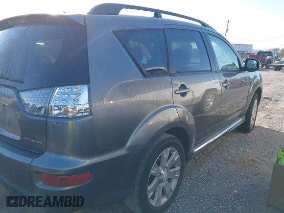 2011 Mitsubishi Outlander SE with VIN JA4AS3AW7BU020710, listed as a IAAI auction lot 41886025 with 195,234 mi miles and . Bid and sale history available at DreamBid. Image 4.