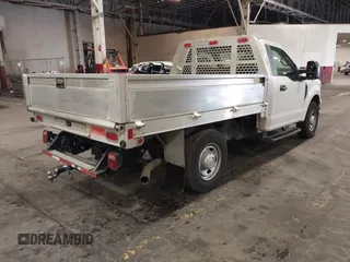 2019 Ford F-250 XL with VIN 1FDBF2A67KED43220, listed as a IAAI auction lot 41530151 with 65,176 mi miles and . Bid and sale history available at DreamBid. Image 4.