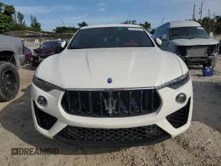 2021 Maserati Levante GranSport with VIN ZN661XUS8MX379725, listed as a Copart auction lot 82186843 with 0 mi miles. Bid and sale history available at carsss.com. Image 5.