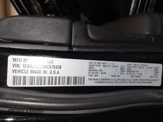 2021 Jeep Grand Cherokee Overland с VIN 1C4RJFCT3MC675438, выставлен на аукционе IAAI как лот 41513791 с пробегом 24 593 миль миль и . История ставок и продаж доступна на DreamBid. Изображение 9.