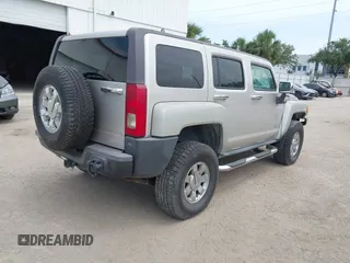 2006 Hummer H3 z VIN 5GTDN136468252961, wystawiony jako IAAI lot #42339227 z przebiegiem 189 868 mil mil oraz . Historia ofert i sprzedaży dostępna na DreamBid. Obrazek 4.