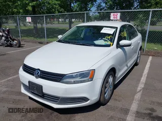 2014 Volkswagen Jetta SE с VIN 3VWD17AJ9EM420615, выставлен на аукционе IAAI как лот 42521817 с пробегом 95 433 миль миль и . История ставок и продаж доступна на DreamBid. Изображение 2.