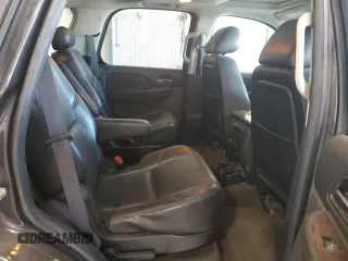 2010 GMC Yukon Denali z VIN 1GKUKEEFXAR179946, wystawiony jako Copart lot #57218255 z przebiegiem 155 971 mil mil oraz Czysty tytuł • Clean title. Historia ofert i sprzedaży dostępna na DreamBid. Obrazek 11.