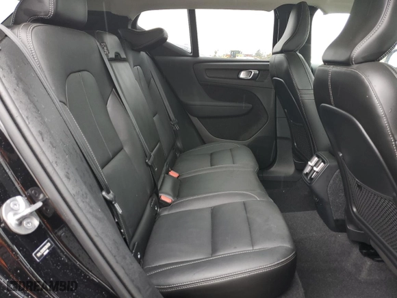 2024 Volvo XC40 Plus Bright Theme with VIN YV4L12UE8R2364726, listed as a Copart auction lot 47865565 with 6,707 mi miles and Salvage Title. Bid and sale history available at carsss.com. Image 11.