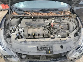 2019 Nissan Sentra S z VIN 3N1AB7AP9KY349415, wystawiony jako Copart lot #43238175 z przebiegiem 170 950 mil mil oraz Szkoda całkowita • Salvage title. Historia ofert i sprzedaży dostępna na DreamBid. Obrazek 11.