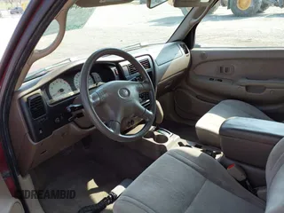 2004 Toyota Tacoma PreRunner z VIN 5TEGN92N94Z439622, wystawiony jako IAAI lot #42104813 z przebiegiem 343 675 mil mil oraz . Historia ofert i sprzedaży dostępna na DreamBid. Obrazek 5.
