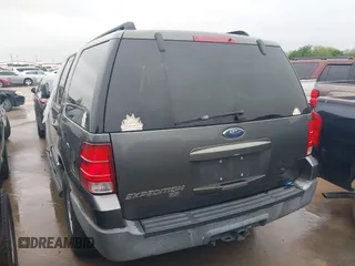 2005 Ford Expedition Special Service with VIN 1FMPU15545LA40791, listed as a IAAI auction lot 41823519 with 156,915 mi miles. Bid and sale history available at carsss.com. Image 3.