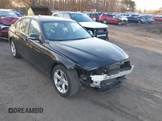 2013 BMW 3 Series 320i xDrive z VIN WBA3C3C52DF981204, wystawiony jako IAAI lot #41731595 z przebiegiem 82 514 mil mil oraz . Historia ofert i sprzedaży dostępna na DreamBid. Obrazek 6.