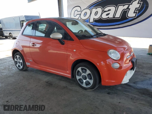 2013 FIAT 500e with VIN 3C3CFFGE7DT751092, listed as a Copart auction lot 54049135 with 66,997 mi miles and Clean Title. Bid and sale history available at carsss.com. Image 4.
