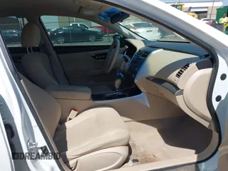 2014 Nissan Altima S with VIN 1N4AL3AP9EN227843, listed as a IAAI auction lot 41961956 with 131,376 mi miles and . Bid and sale history available at DreamBid. Image 5.