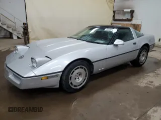 1986 Chevrolet Corvette z VIN 1G1YY0783G5107122, wystawiony jako Copart lot #54137435 z przebiegiem 154 656 mil mil oraz Czysty tytuł • Clean title. Historia ofert i sprzedaży dostępna na DreamBid. Obrazek 1.