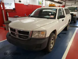 2009 Dodge Dakota ST with VIN 1D7HE22K29S817914, listed as a IAAI auction lot 42241057 with 109,706 mi miles and . Bid and sale history available at carsss.com. Image 28.