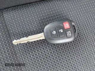 2016 Toyota RAV4 XLE z VIN JTMRFREVXGJ061164, wystawiony jako IAAI lot #42151992 z przebiegiem 135 564 mil mil oraz . Historia ofert i sprzedaży dostępna na DreamBid. Obrazek 11.