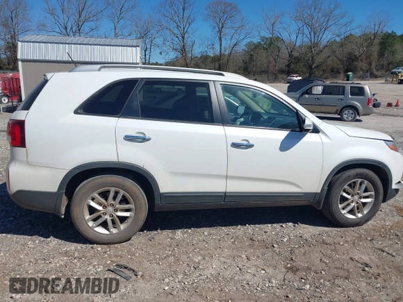 2014 Kia Sorento LX with VIN 5XYKT4A68EG521124, listed as a IAAI auction lot 41670919 with 181,722 mi miles. Bid and sale history available at carsss.com. Image 13.
