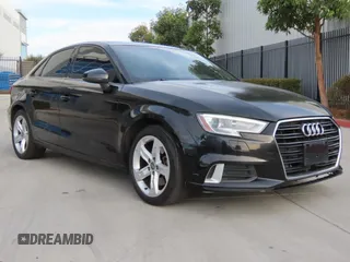 2017 Audi A3 Premium z VIN WAUAUGFF6H1044889, wystawiony jako Copart lot #85808984 z przebiegiem 98 831 mil mil oraz Czysty tytuł • Clean title. Historia ofert i sprzedaży dostępna na DreamBid. Obrazek 1.