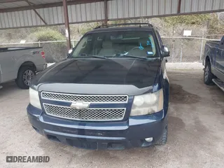 2011 Chevrolet Avalanche LT with VIN 3GNMCFE06BG133808, listed as a IAAI auction lot 41605369 with 304,317 mi miles. Bid and sale history available at carsss.com. Image 12.
