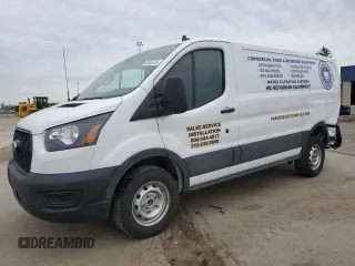 2023 Ford Transit Cargo z VIN 1FTLR1Y88PKB12594, wystawiony jako Copart lot #57435735 z przebiegiem 27 961 mil mil oraz Nie do naprawy • Non repairable. Historia ofert i sprzedaży dostępna na DreamBid. Obrazek 1.