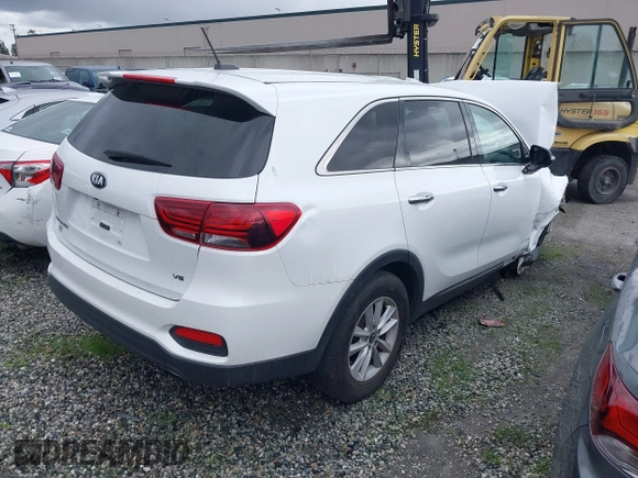 2020 Kia Sorento LX V6 with VIN 5XYPGDA5XLG679897, listed as a IAAI auction lot 41506014 with 1 mi miles. Bid and sale history available at carsss.com. Image 4.