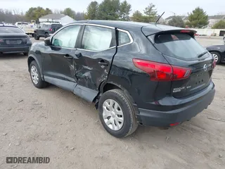 2018 Nissan Rogue Sport SV with VIN JN1BJ1CR5JW251040, listed as a IAAI auction lot 41661123 with 67,723 mi miles. Bid and sale history available at carsss.com. Image 3.