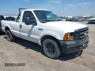2006 Ford F-250 XL z VIN 1FTNF20596EC83277, wystawiony jako IAAI lot #42219387 z przebiegiem 118 440 mil mil oraz . Historia ofert i sprzedaży dostępna na DreamBid. Obrazek 1.