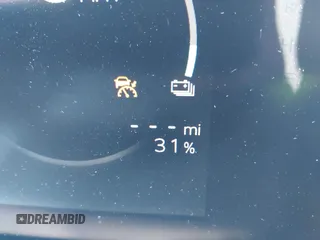 2023 Toyota bZ4X XLE z VIN JTMAAAAA6PA015170, wystawiony jako IAAI lot #42119233 z przebiegiem 64 284 mil mil oraz . Historia ofert i sprzedaży dostępna na DreamBid. Obrazek 17.