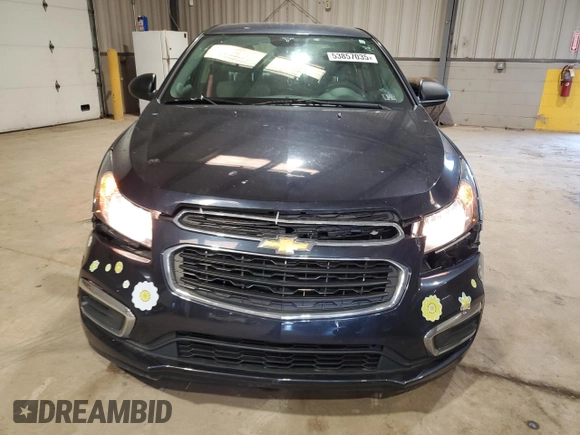 2015 Chevrolet Cruze LS z VIN 1G1PA5SG5F7294541, wystawiony jako Copart lot #53857035 z przebiegiem 118 263 mil mil oraz Szkoda całkowita • Salvage title. Historia ofert i sprzedaży dostępna na DreamBid. Obrazek 5.