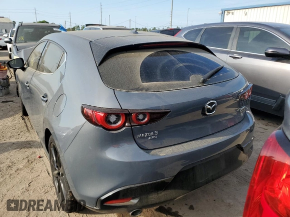 2022 Mazda Mazda3 Hatchback Premium with VIN JM1BPBML0N1511116, listed as a Copart auction lot 43811523 with 16,916 mi miles. Bid and sale history available at carsss.com. Image 6.