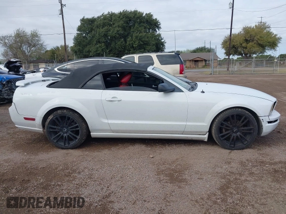 2007 Ford Mustang Deluxe with VIN 1ZVFT84N675266543, listed as a IAAI auction lot 41106799 with 132,127 mi miles and . Bid and sale history available at carsss.com. Image 14.