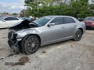 2013 Chrysler 300 S z VIN 2C3CCAGG2DH743939, wystawiony jako Copart lot #73681434 z przebiegiem 169 128 mil mil oraz Szkoda całkowita • Salvage title. Historia ofert i sprzedaży dostępna na DreamBid. Obrazek 1.