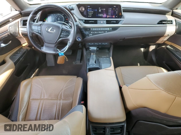 2019 Lexus ES 300h z VIN JTHB21B14K2031336, wystawiony jako Copart lot #63845915 z przebiegiem 47 138 mil mil oraz Szkoda całkowita • Salvage title. Historia ofert i sprzedaży dostępna na DreamBid. Obrazek 8.