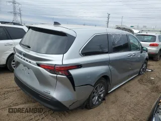 2021 Toyota Sienna XLE with VIN 5TDYSKFC7MS021036, listed as a Copart auction lot 43466965 with 0 mi miles and Salvage Title. Bid and sale history available at carsss.com. Image 3.