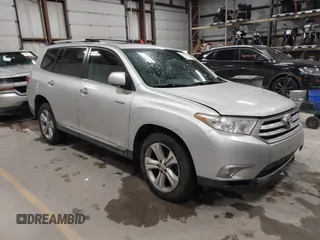 2013 Toyota Highlander Limited z VIN 5TDDK3EH3DS244711, wystawiony jako IAAI lot #41056732 z przebiegiem 156 968 mil mil oraz . Historia ofert i sprzedaży dostępna na DreamBid. Obrazek 1.
