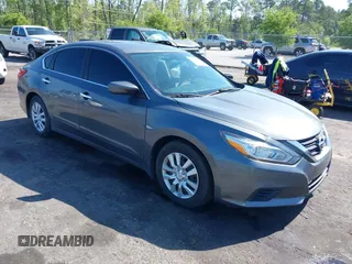 2017 Nissan Altima S z VIN 1N4AL3AP5HN323862, wystawiony jako IAAI lot #42023403 z przebiegiem 99 584 mil mil oraz . Historia ofert i sprzedaży dostępna na DreamBid. Obrazek 1.