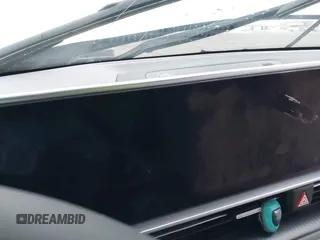 2024 Hyundai Ioniq 6 SEL z VIN KMHM34AC1RA063734, wystawiony jako IAAI lot #41222335 z przebiegiem 3389 mil mil oraz . Historia ofert i sprzedaży dostępna na DreamBid. Obrazek 16.