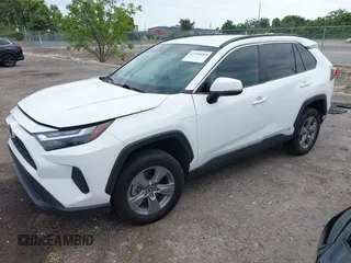 2022 Toyota RAV4 Hybrid XLE z VIN 4T3RWRFV4NU080211, wystawiony jako IAAI lot #42399810 z przebiegiem 101 205 mil mil oraz . Historia ofert i sprzedaży dostępna na DreamBid. Obrazek 17.