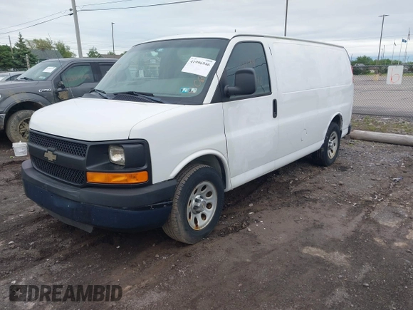 2013 Chevrolet Express Cargo z VIN 1GCSGAFX0D1171717, wystawiony jako IAAI lot #41996946 z przebiegiem 198 354 mil mil oraz . Historia ofert i sprzedaży dostępna na DreamBid. Obrazek 2.