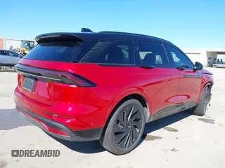 2024 Lincoln Nautilus Reserve с VIN 5LMPJ8K4XRJ851572, выставлен на аукционе IAAI как лот 41643399 с пробегом 12 782 миль миль и . История ставок и продаж доступна на DreamBid. Изображение 4.