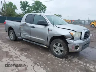2007 Toyota Tundra SR5 z VIN 5TBBV54127S452865, wystawiony jako IAAI lot #42431671 z przebiegiem Nie podano mil oraz . Historia ofert i sprzedaży dostępna na DreamBid. Obrazek 1.